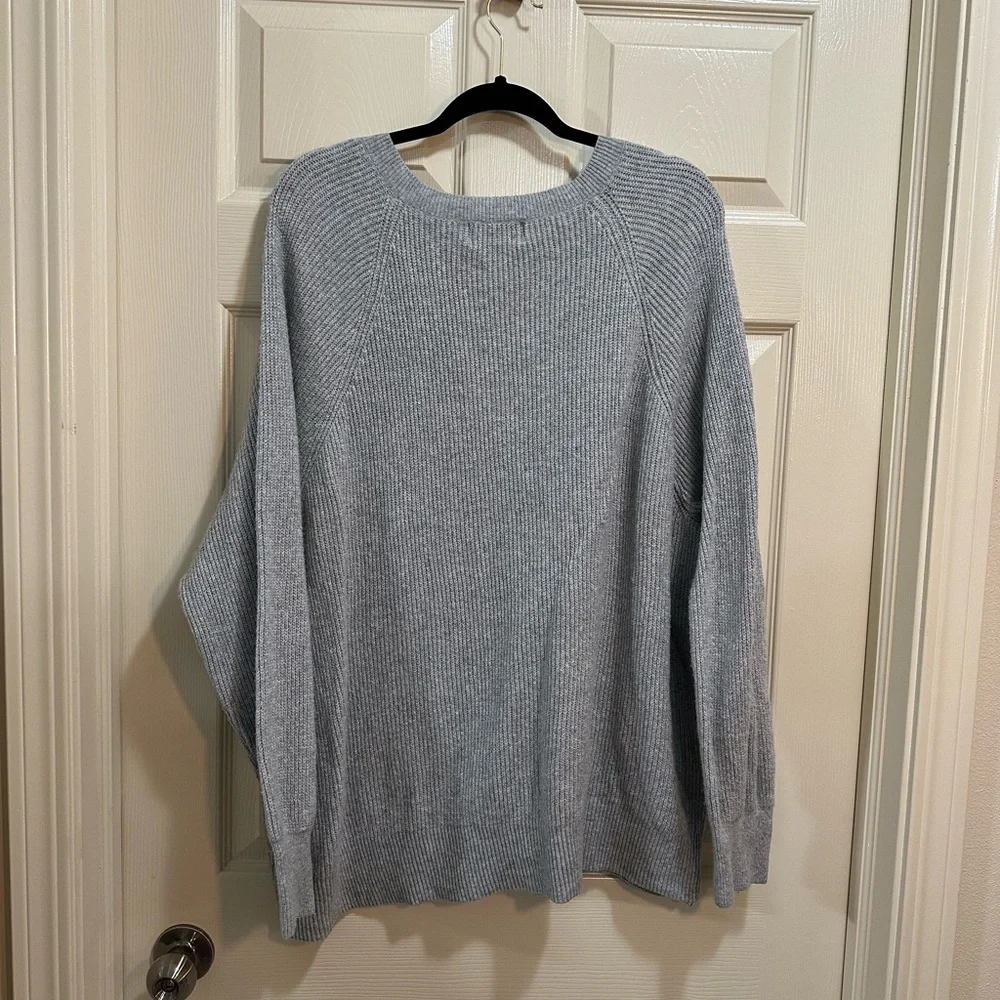 Women’s Old Navy long sleeve v-neck sweater light gray size 3X - Picture 5 of 5